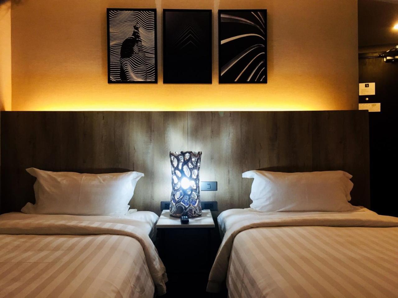 The 28Th Hotel Kanchanaburi Extérieur photo
