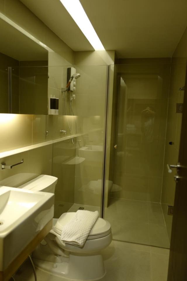 The 28Th Hotel Kanchanaburi Extérieur photo