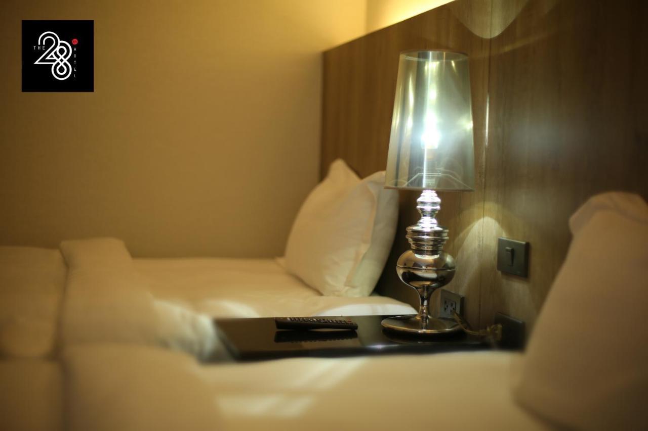 The 28Th Hotel Kanchanaburi Extérieur photo