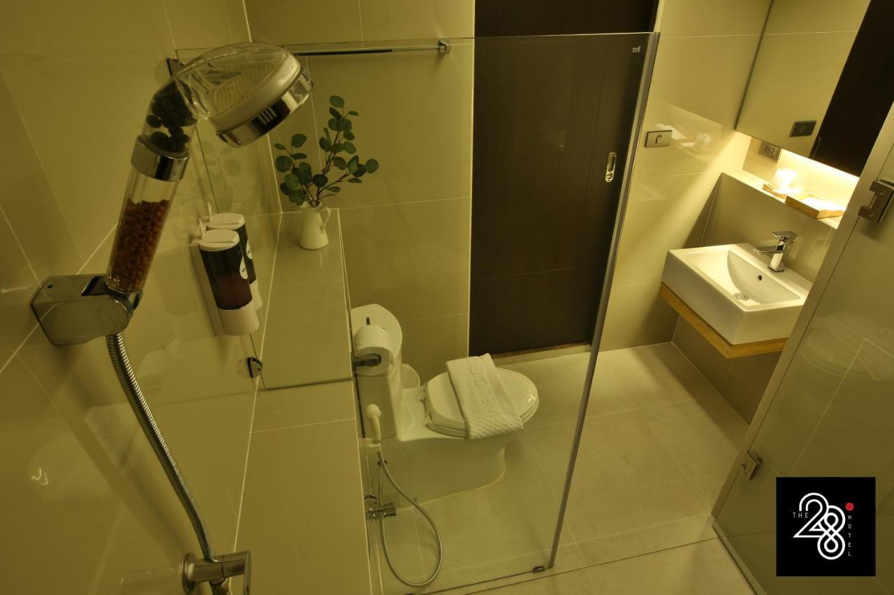 The 28Th Hotel Kanchanaburi Extérieur photo