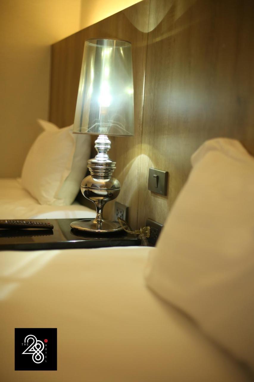 The 28Th Hotel Kanchanaburi Extérieur photo