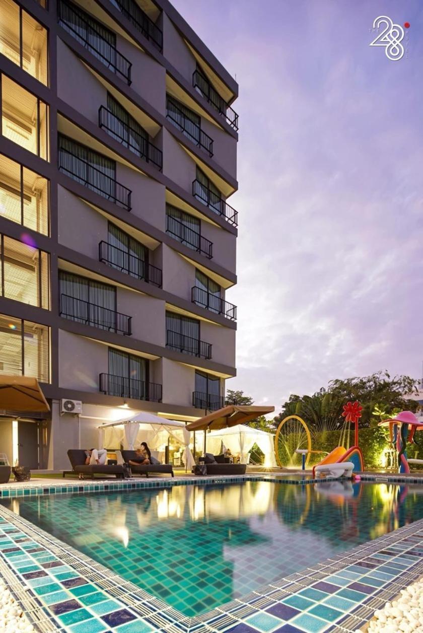 The 28Th Hotel Kanchanaburi Extérieur photo